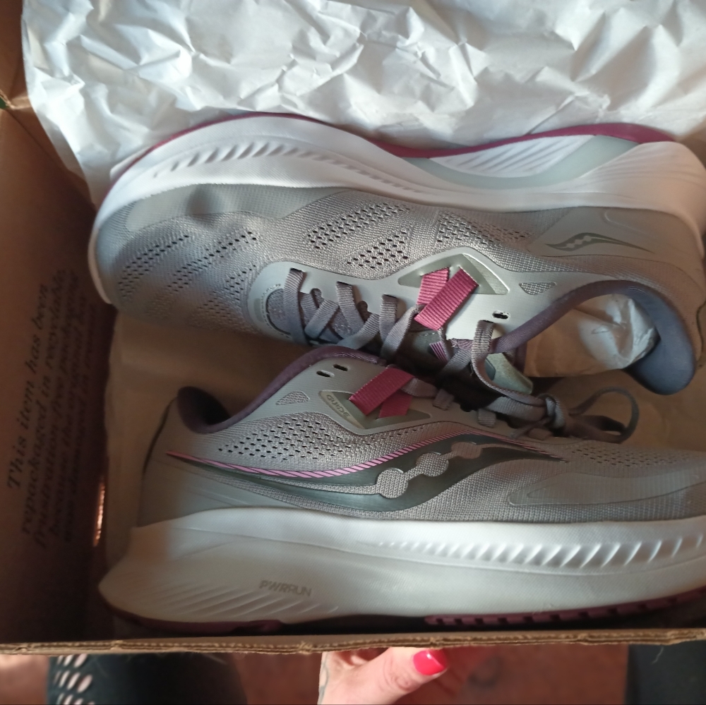 Running shoes - Picture 4 of 4